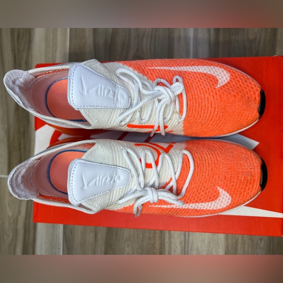 Nike Women’s Air Max 270 Flyknit - Picture 3 of 4